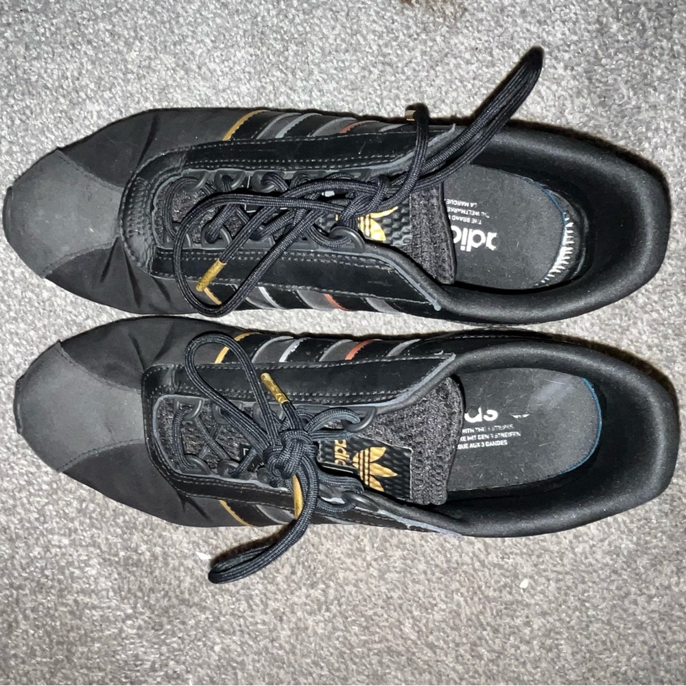 Adidas Size 10/12 Woman’s Sneakers